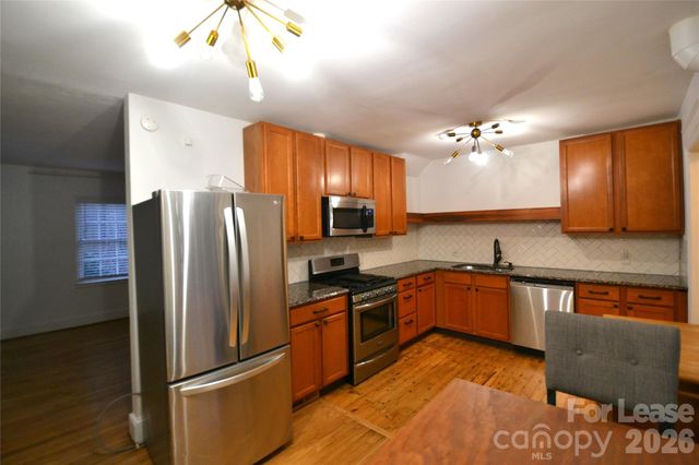 230 N Dotger Avenue, Charlotte, NC 28207