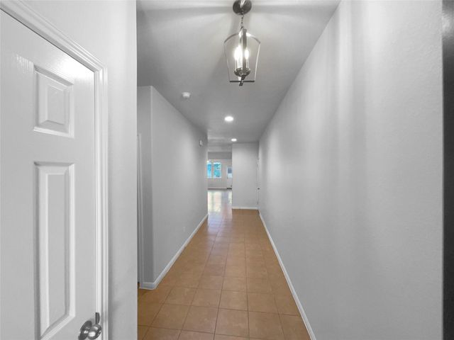 312 La Escalera DR, Leander, TX 78641