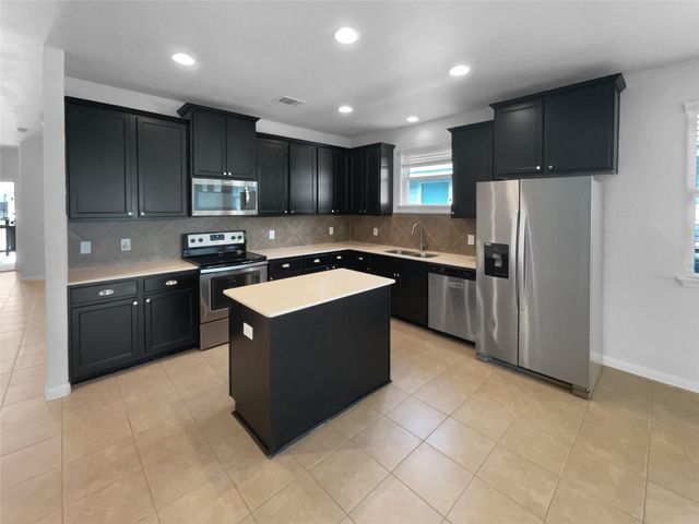 312 La Escalera DR, Leander, TX 78641