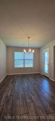 1502 E Utica Place, Broken Arrow, OK 74011