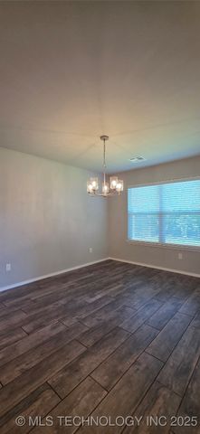 1502 E Utica Place, Broken Arrow, OK 74011