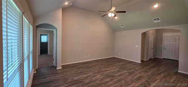 1502 E Utica Place, Broken Arrow, OK 74011
