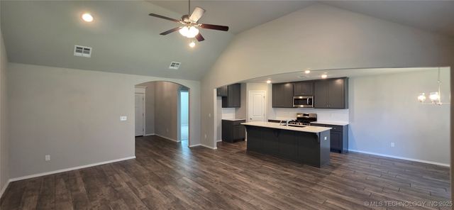 1502 E Utica Place, Broken Arrow, OK 74011
