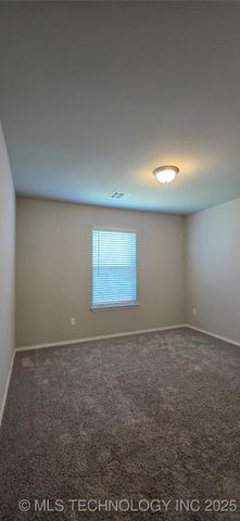 1502 E Utica Place, Broken Arrow, OK 74011