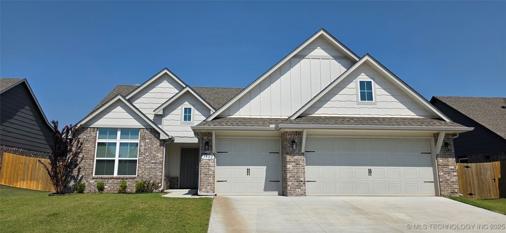 1502 E Utica Place, Broken Arrow, OK 74011