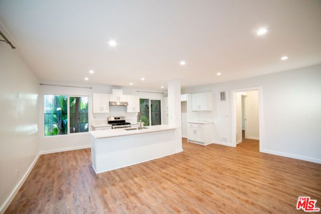 127 S St Andrews Place, Los Angeles, CA 90004