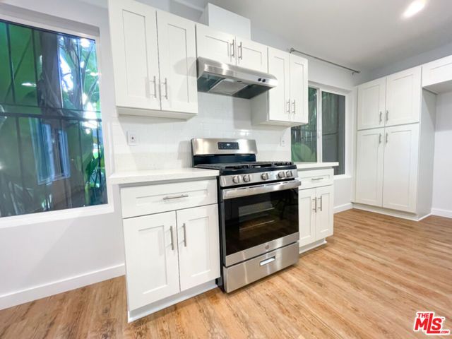 127 S St Andrews Place, Los Angeles, CA 90004