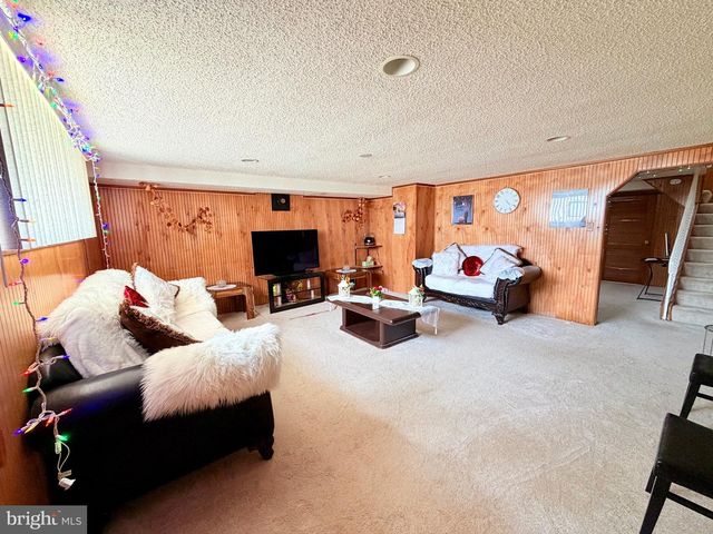 1437 NAPFLE AVE, Philadelphia, PA 19111