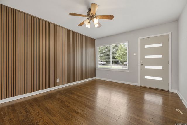 323 BASSWOOD DR, San Antonio, TX 78213