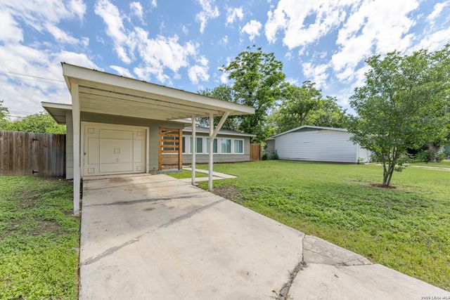 323 BASSWOOD DR, San Antonio, TX 78213