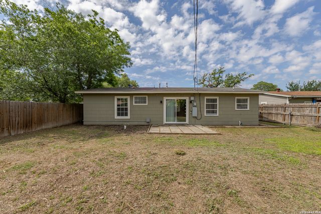 323 BASSWOOD DR, San Antonio, TX 78213