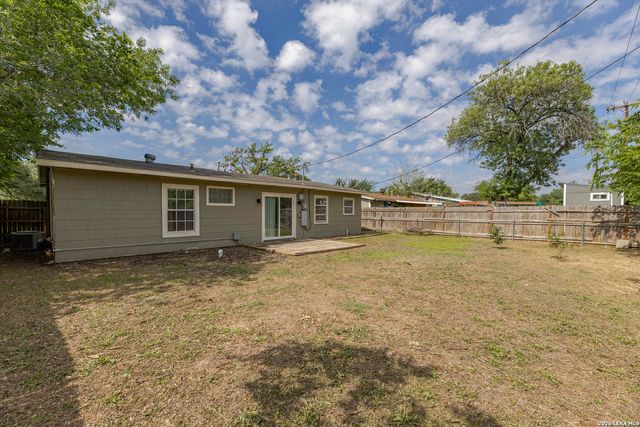 323 BASSWOOD DR, San Antonio, TX 78213