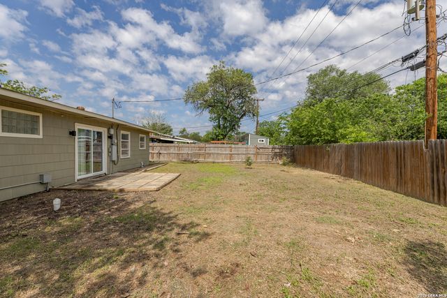 323 BASSWOOD DR, San Antonio, TX 78213