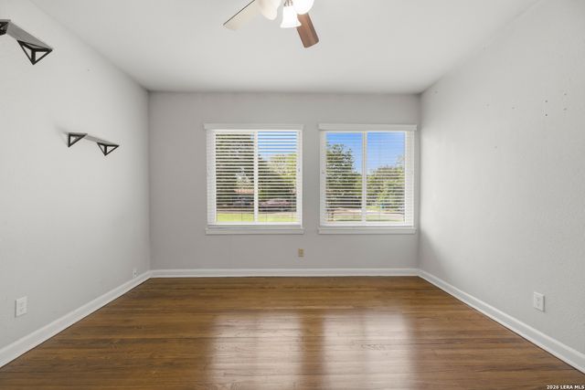323 BASSWOOD DR, San Antonio, TX 78213