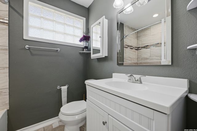 323 BASSWOOD DR, San Antonio, TX 78213