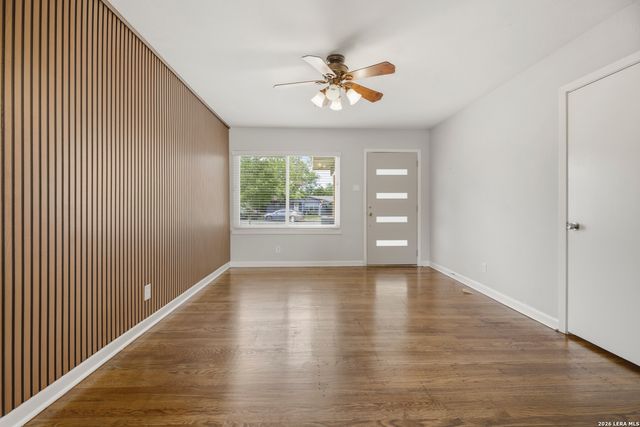 323 BASSWOOD DR, San Antonio, TX 78213