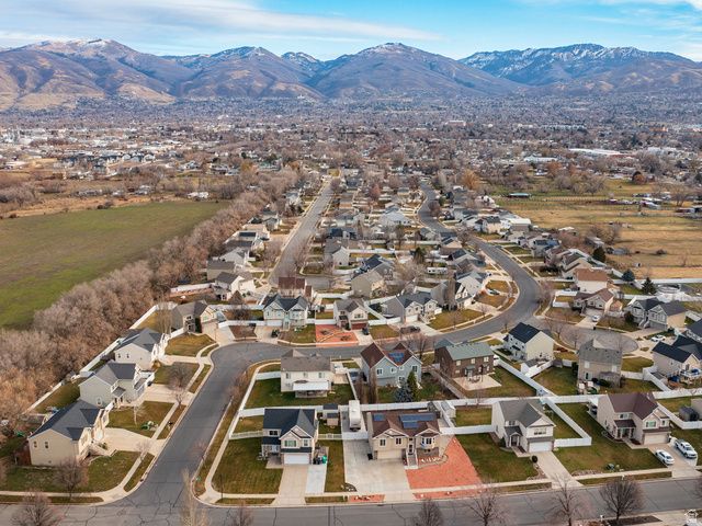 1218 S 1420 W, Woods Cross, UT 84087