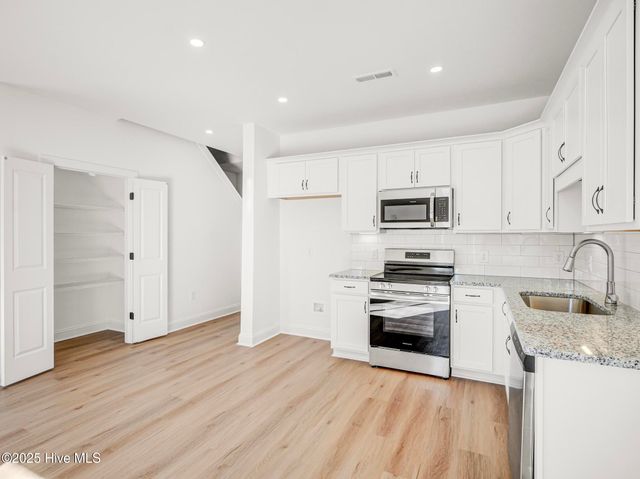 255 Townhome Lane 255, Southern Pines, NC 28387