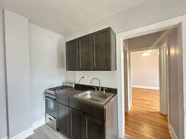 4602 N Beacon Street 4B, Chicago, IL 60640