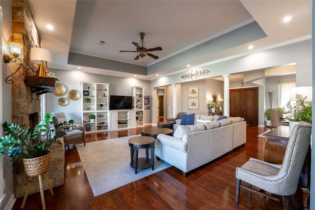 1820 Guenther RD, La Grange, TX 78945