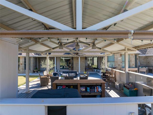 1820 Guenther RD, La Grange, TX 78945