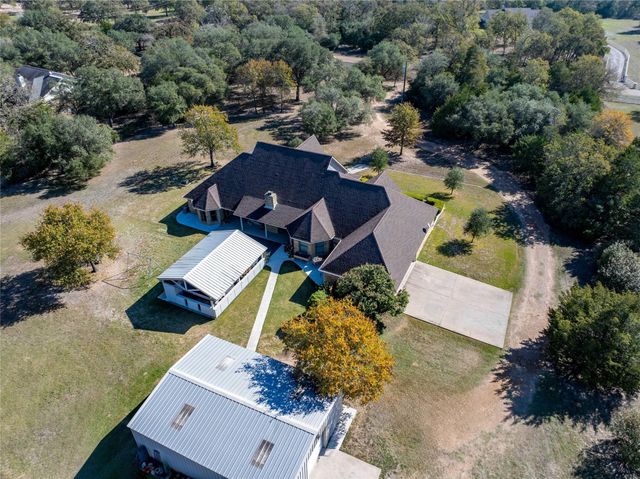 1820 Guenther RD, La Grange, TX 78945