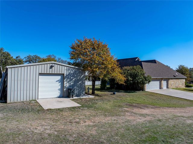1820 Guenther RD, La Grange, TX 78945
