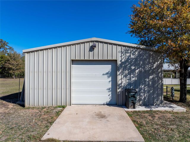 1820 Guenther RD, La Grange, TX 78945