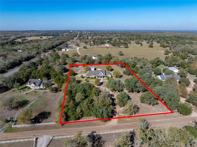 1820 Guenther RD, La Grange, TX 78945