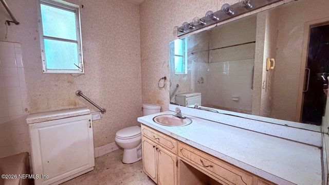 10384 PINEHURST Drive, Jacksonville, FL 32218