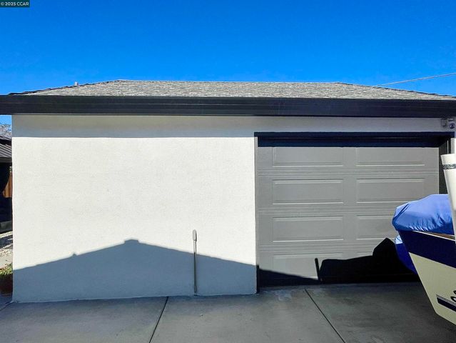 1923 Juliesse Avenue, Sacramento, CA 95815