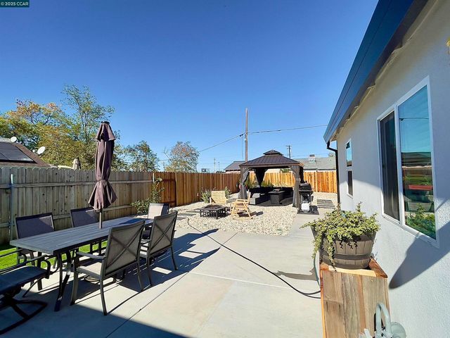 1923 Juliesse Avenue, Sacramento, CA 95815