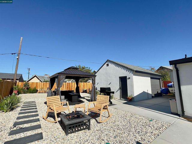 1923 Juliesse Avenue, Sacramento, CA 95815