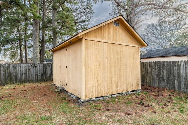 3945 Starboard RD, Chesapeake, VA 23321