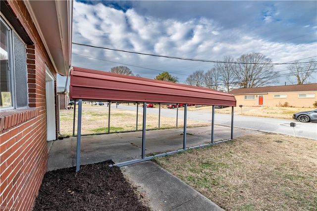 3945 Starboard RD, Chesapeake, VA 23321