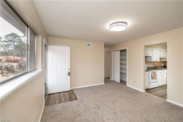 3945 Starboard RD, Chesapeake, VA 23321