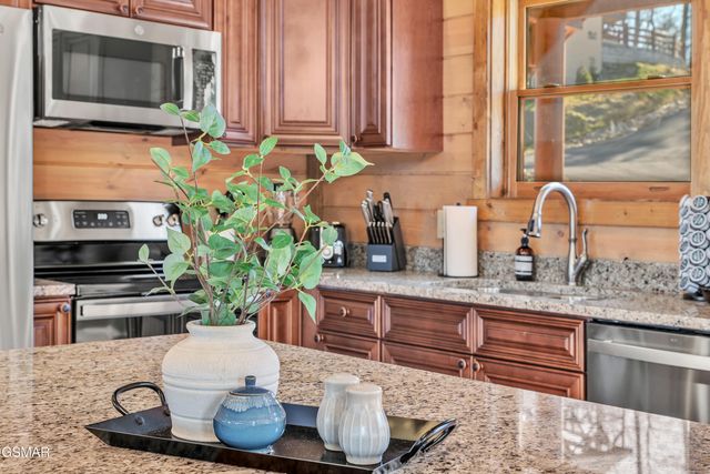 2852 Owens Rdg Way, Sevierville, TN 37876