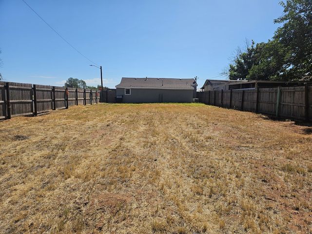 511 NW 4th St, Andrews, TX 79714