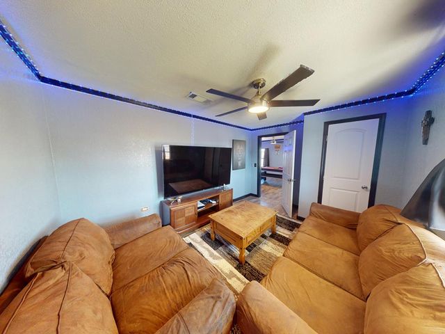 511 NW 4th St, Andrews, TX 79714