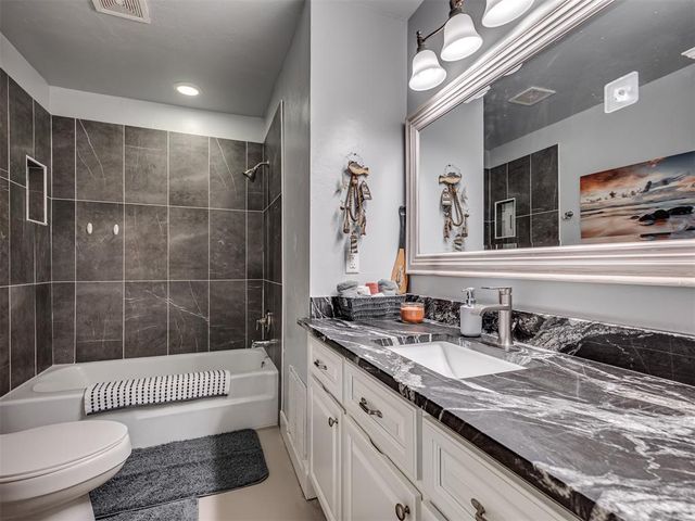 601 SW 9th Street, Moore, OK 73160