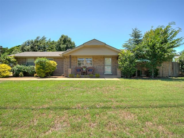 601 SW 9th Street, Moore, OK 73160