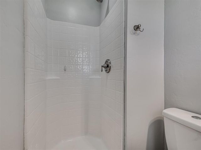 601 SW 9th Street, Moore, OK 73160