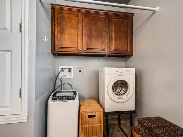 601 SW 9th Street, Moore, OK 73160