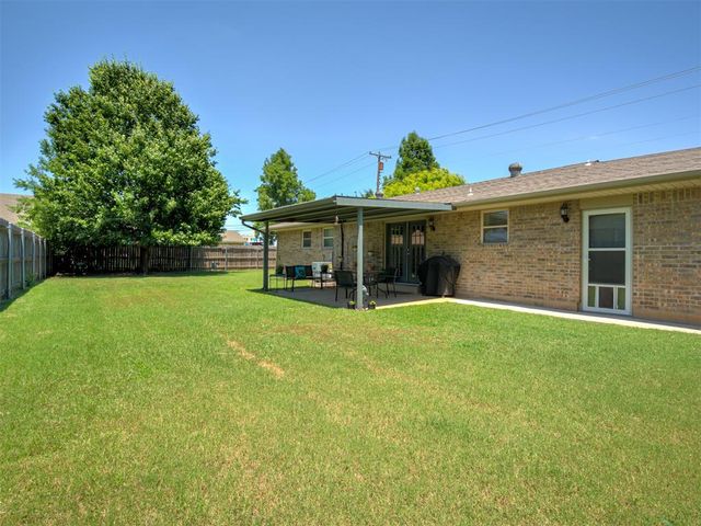 601 SW 9th Street, Moore, OK 73160