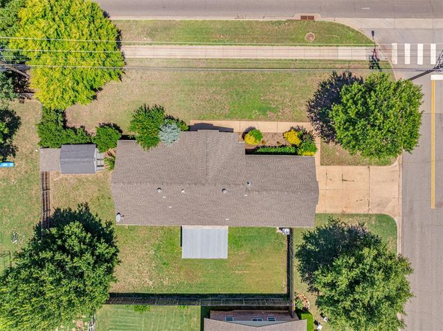 601 SW 9th Street, Moore, OK 73160