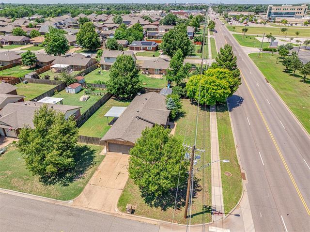 601 SW 9th Street, Moore, OK 73160