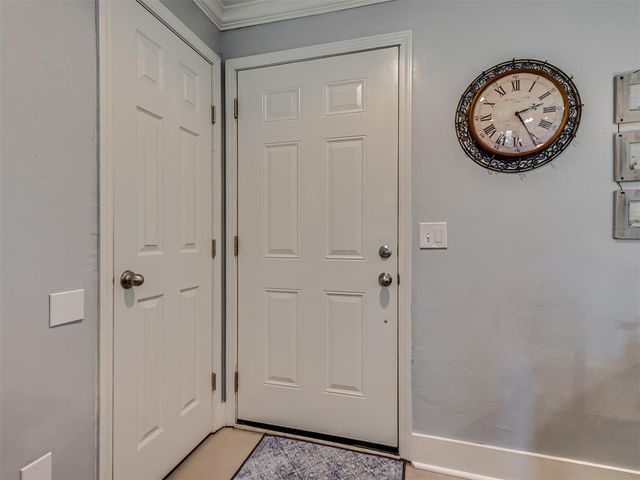 601 SW 9th Street, Moore, OK 73160