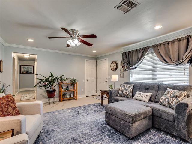601 SW 9th Street, Moore, OK 73160