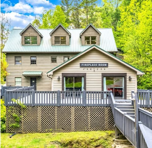 209 Pinecrest Court, Ellijay, GA 30540