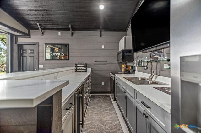 1236 Riverside Drive, Palacios, TX 77465